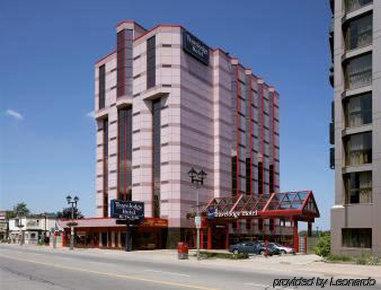 Hotel Travelodge By Wyndham At The Falls